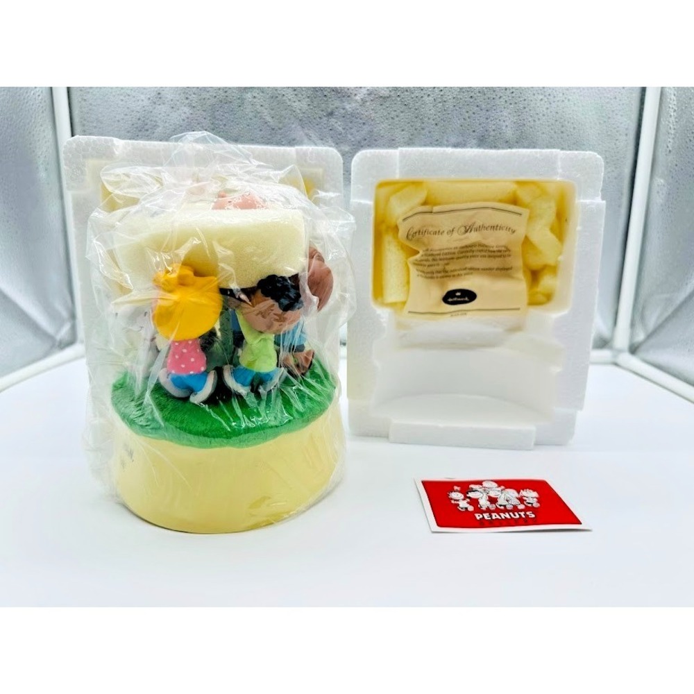 Hallmark Peanuts Gallery A Good Man Charlie Brown Music Box Snoopy Rare COA